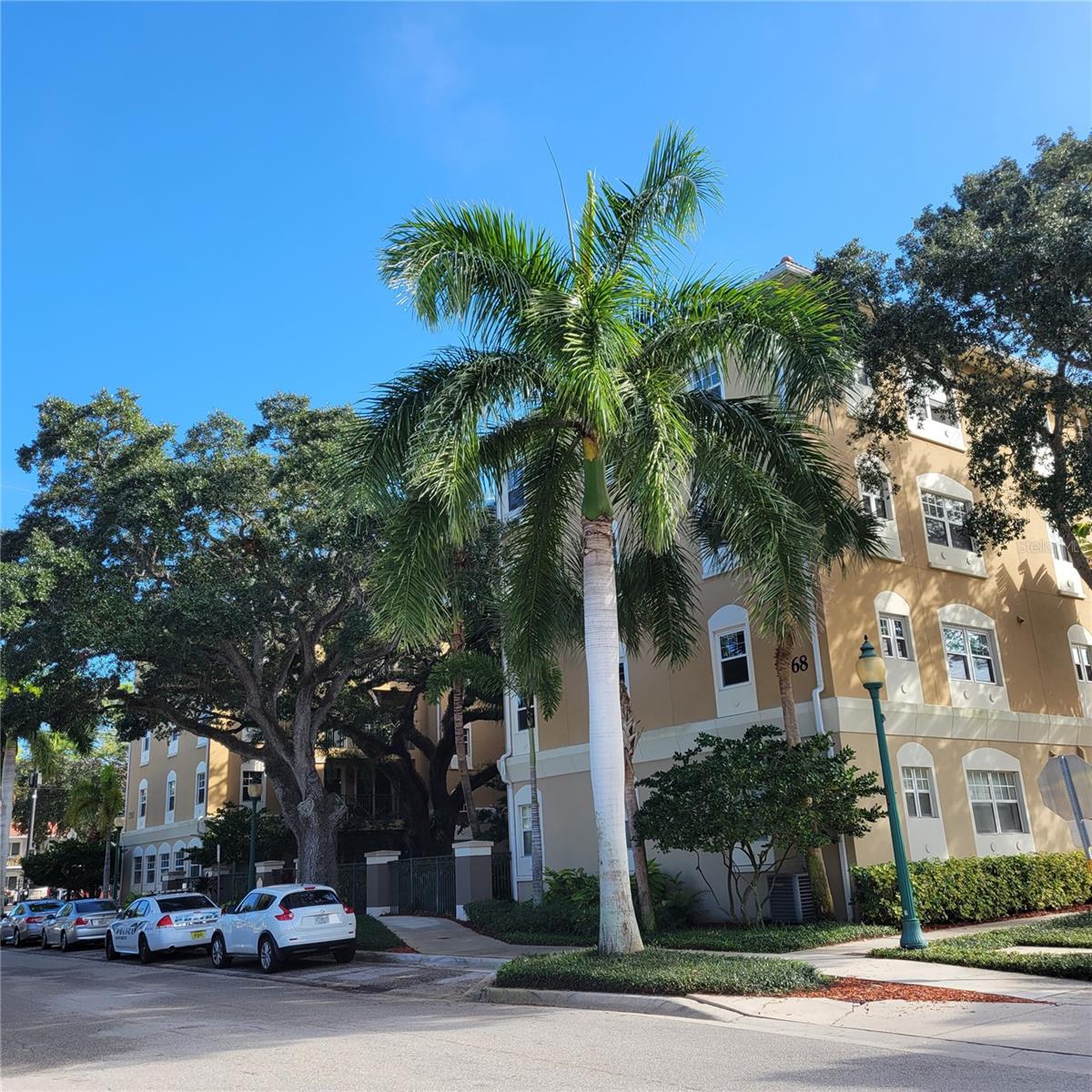BROADWAY PROMENADE - Residential Lease