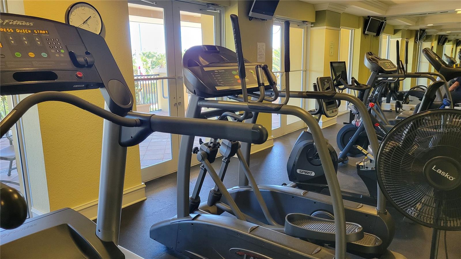 BROADWAY PROMENADE - Residential Lease