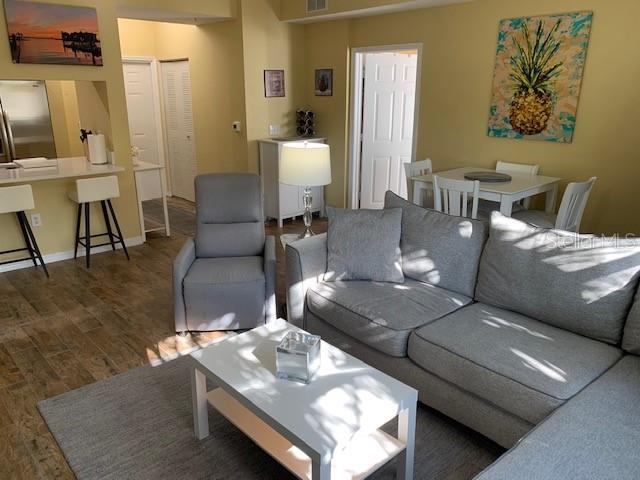 BROADWAY PROMENADE - Residential Lease