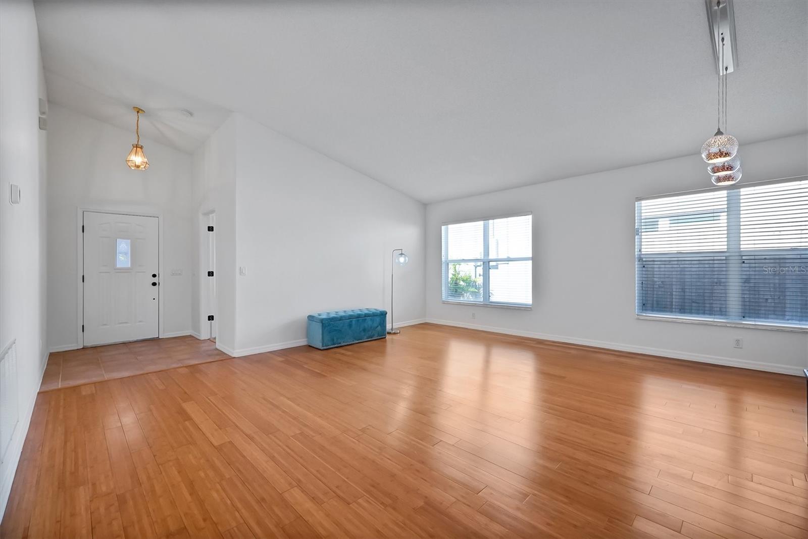 CAMERON GROVE - Residential