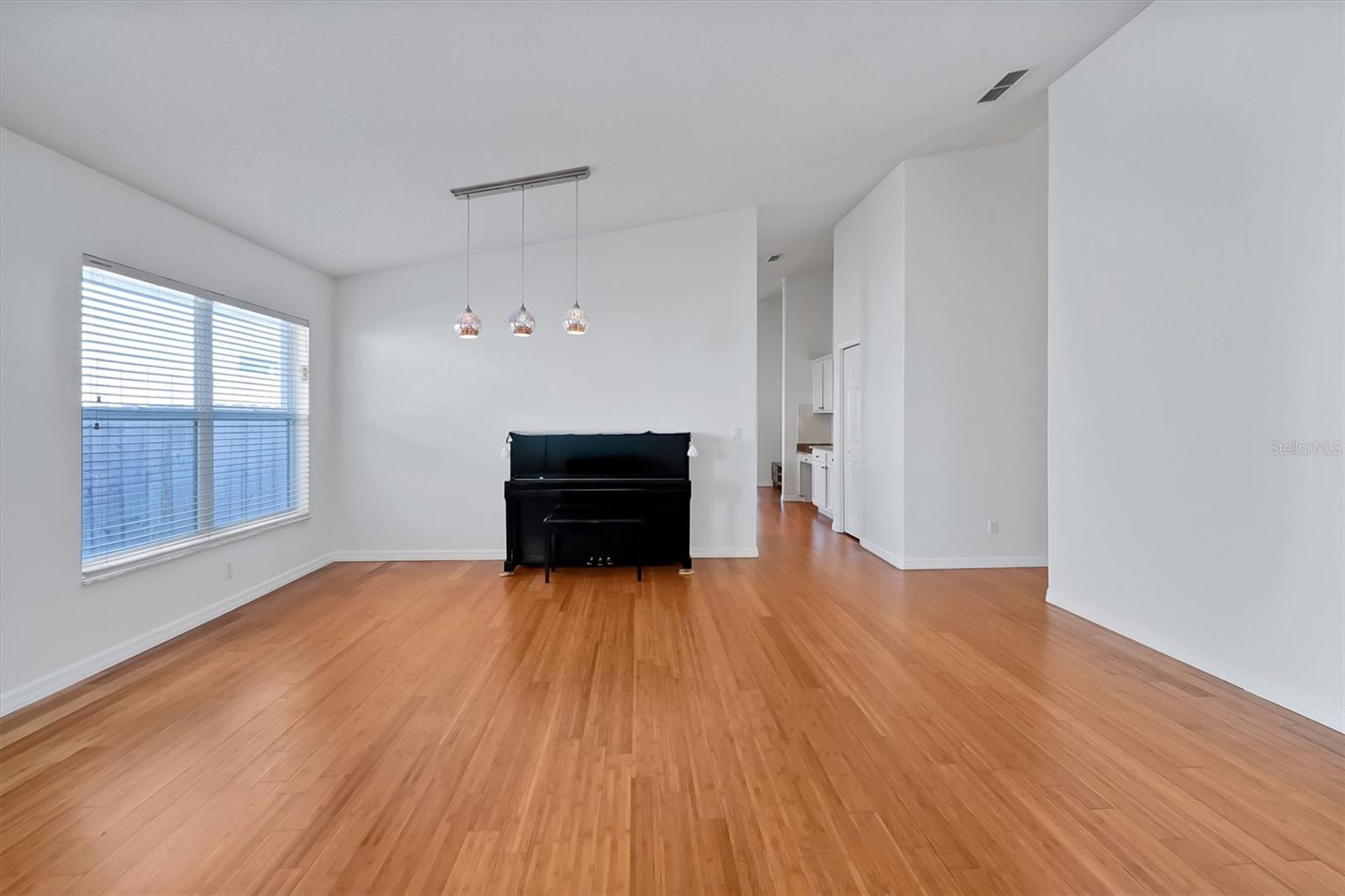CAMERON GROVE - Residential