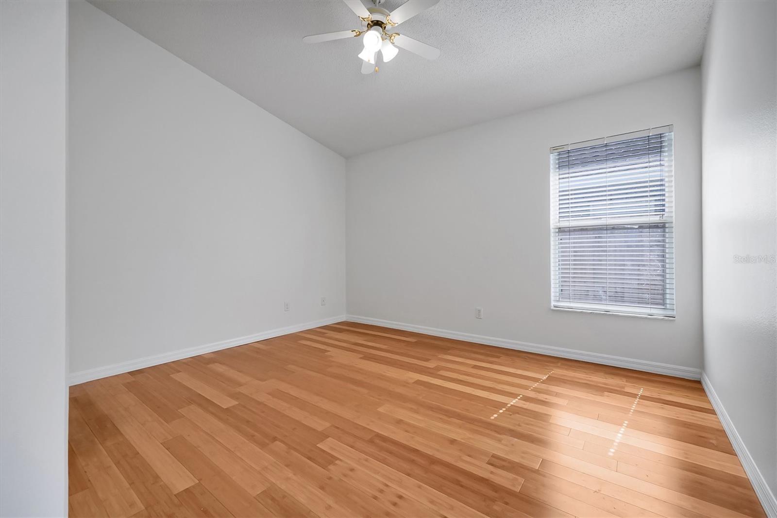 CAMERON GROVE - Residential