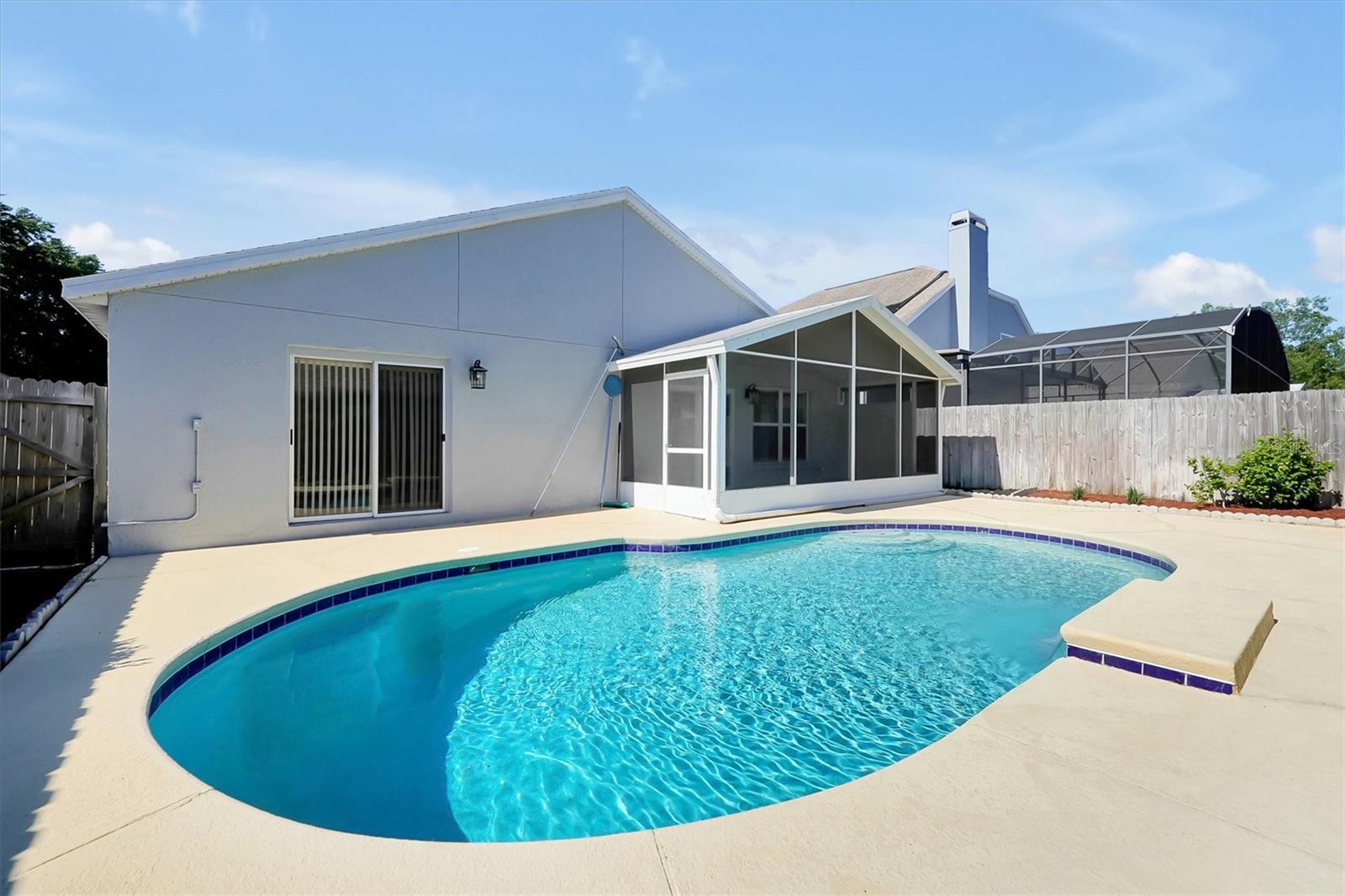 CAMERON GROVE - Residential