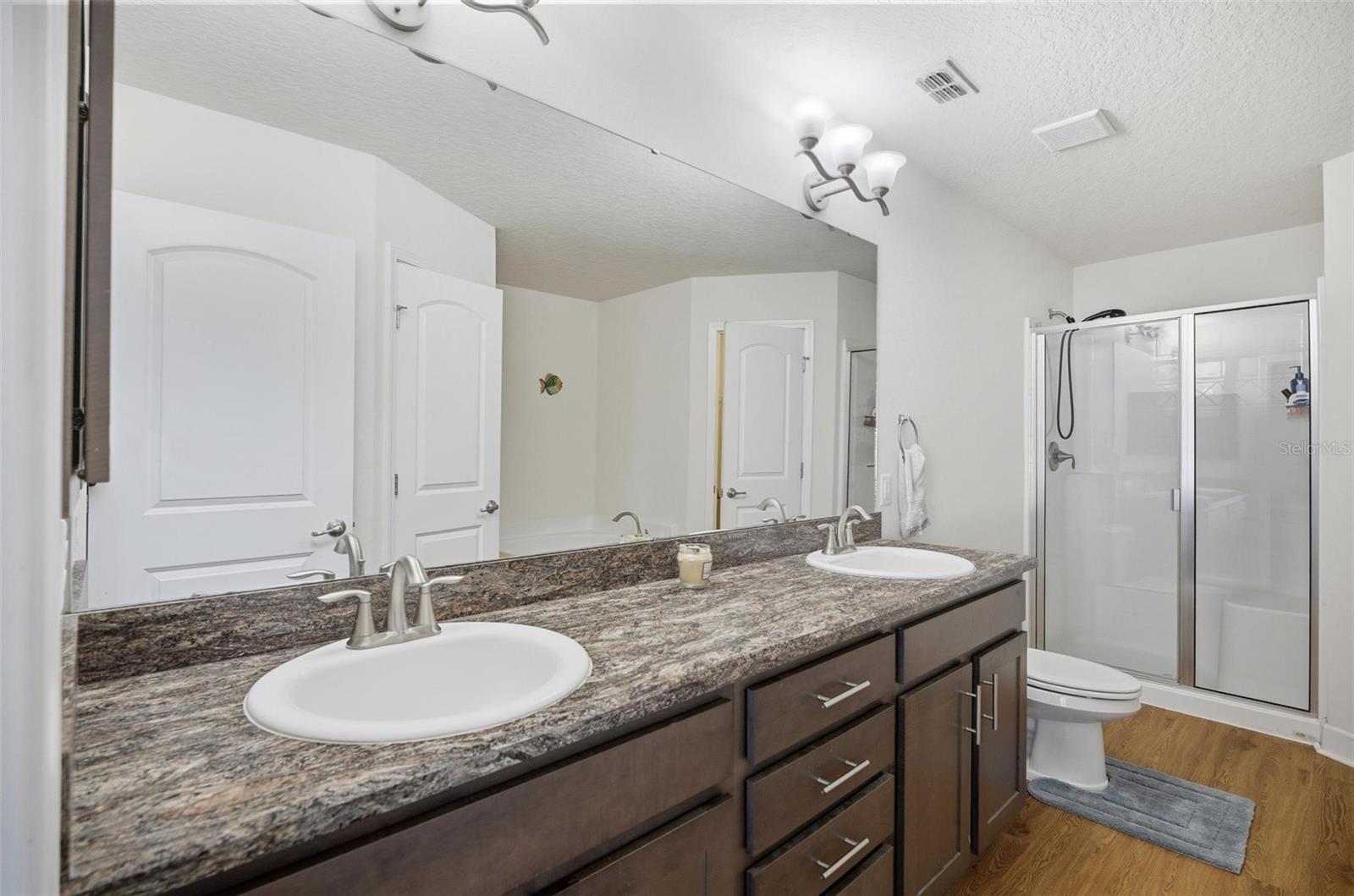 EAGLE LAKES - Residential