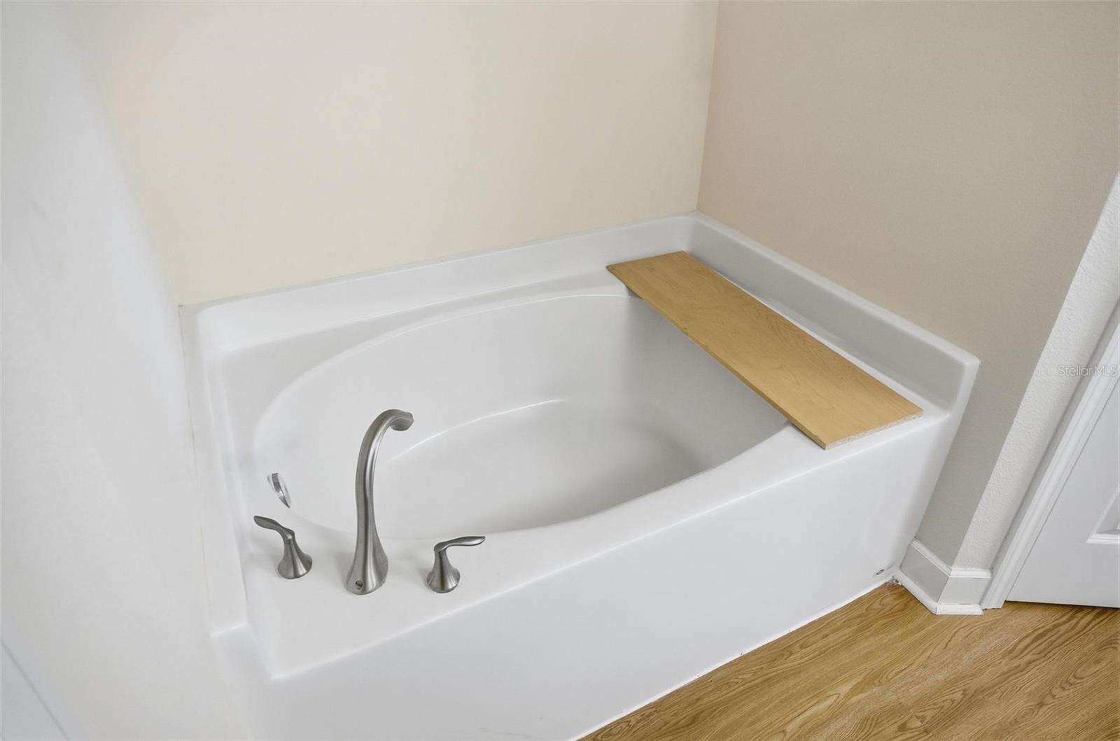 EAGLE LAKES - Residential