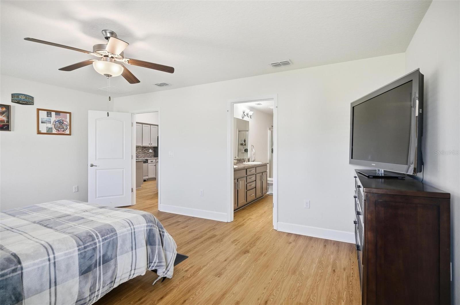 EAGLE LAKES - Residential