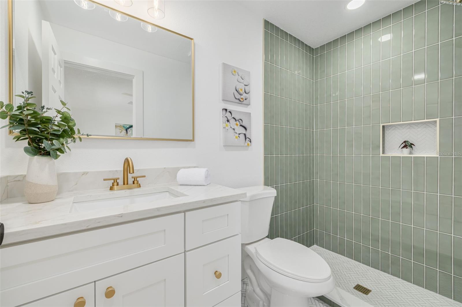 BONNIE BAY COUNTRY CLUB ESTATES PH 6 - Residential