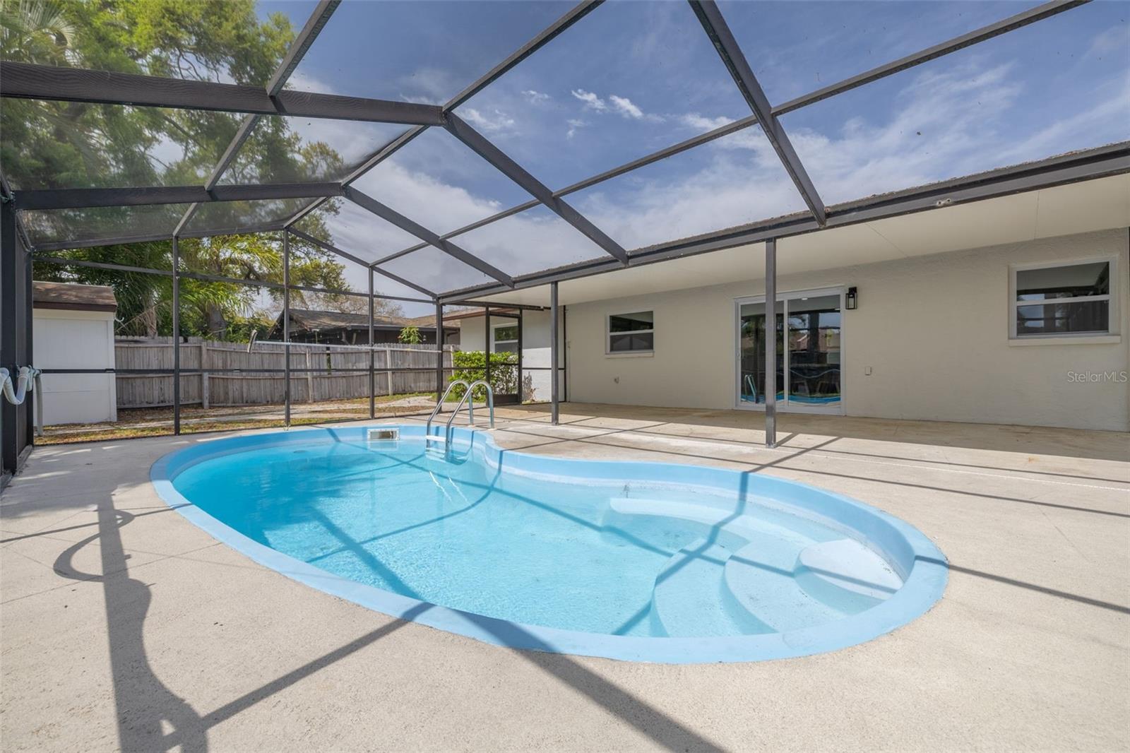 BONNIE BAY COUNTRY CLUB ESTATES PH 6 - Residential