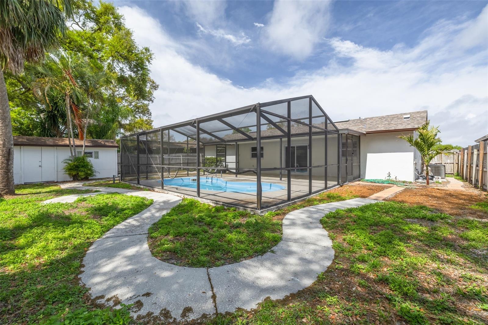 BONNIE BAY COUNTRY CLUB ESTATES PH 6 - Residential