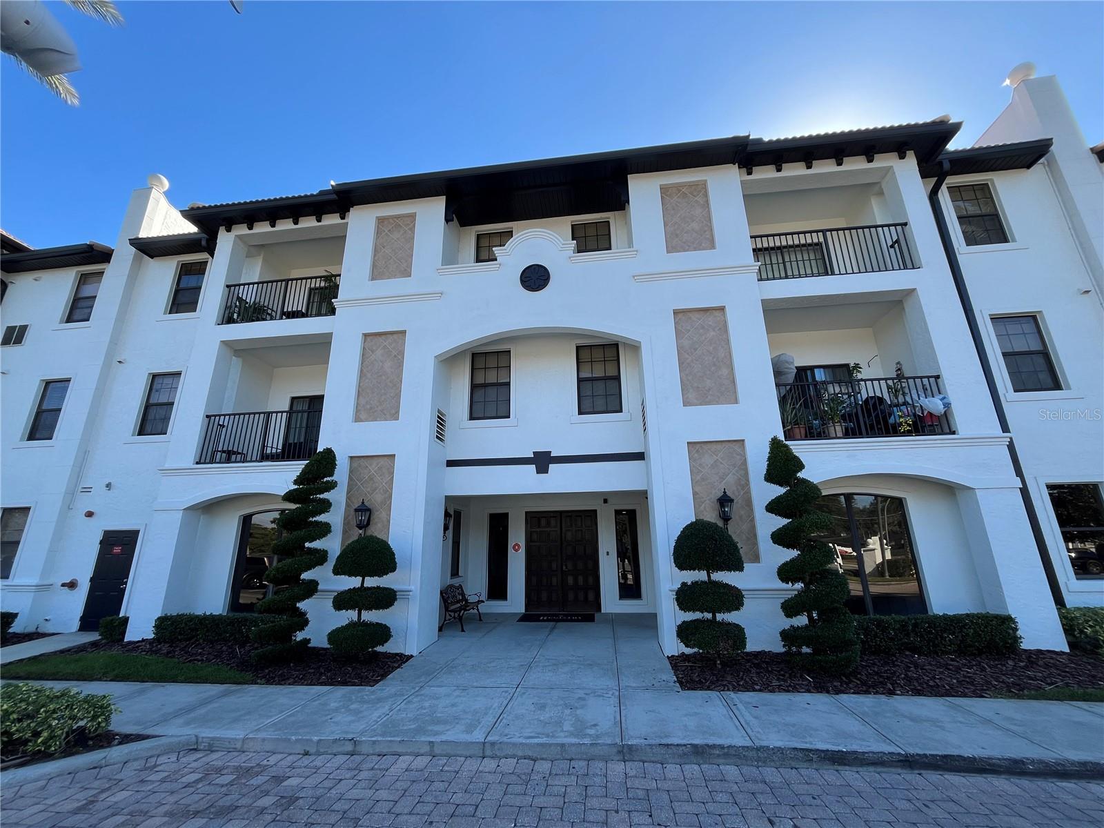 REGISTRY AT MICHIGAN PARK CONDOMINIUM 7941/2400 - Residential