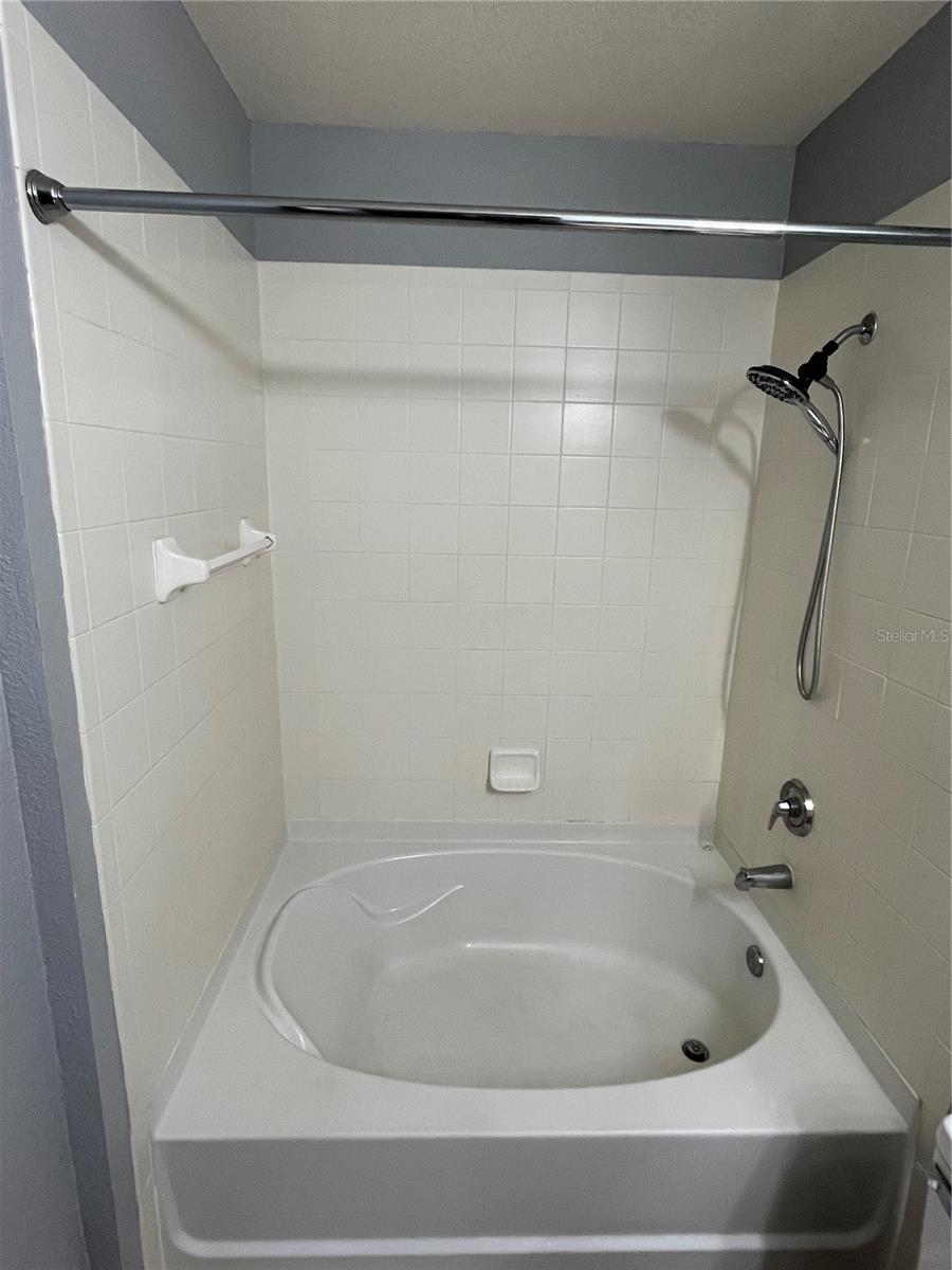 REGISTRY AT MICHIGAN PARK CONDOMINIUM 7941/2400 - Residential