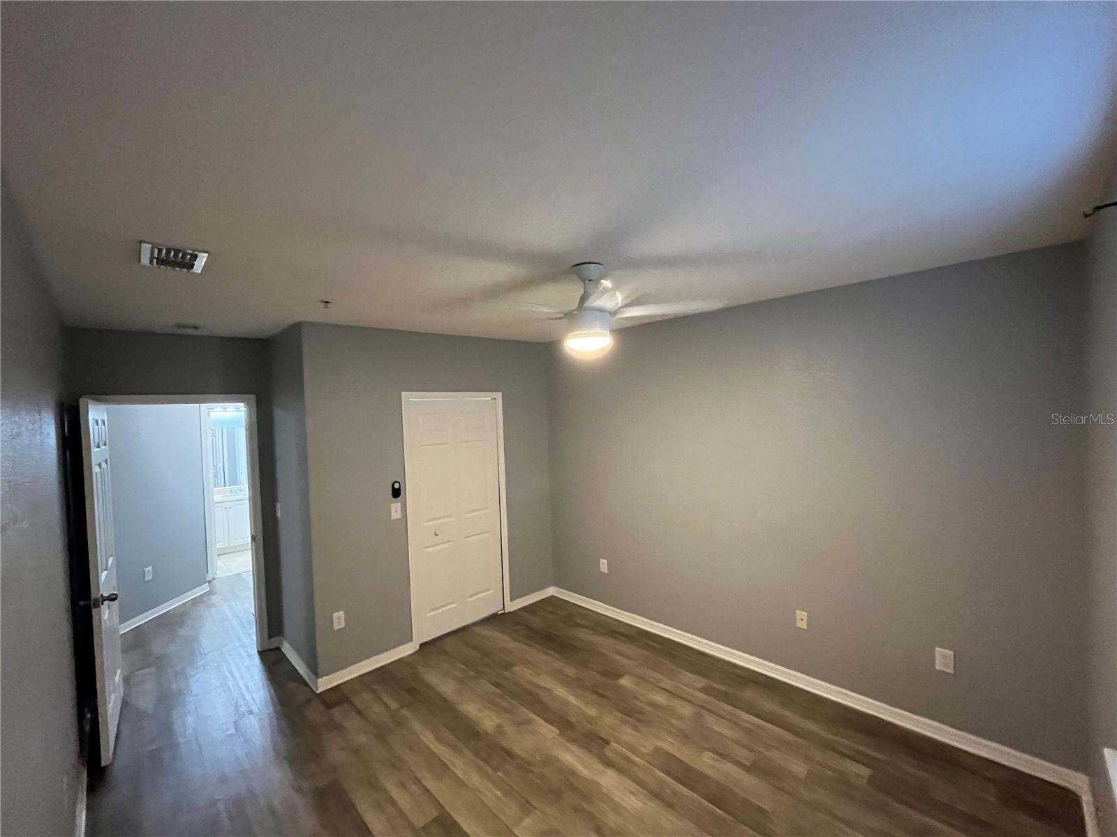 REGISTRY AT MICHIGAN PARK CONDOMINIUM 7941/2400 - Residential