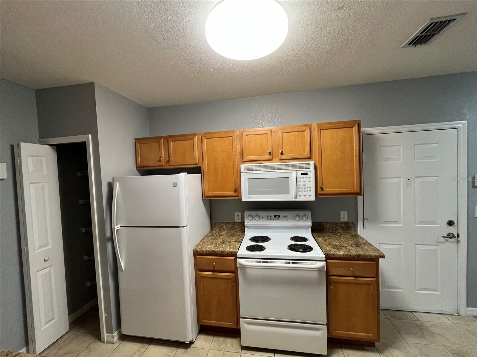 REGISTRY AT MICHIGAN PARK CONDOMINIUM 7941/2400 - Residential