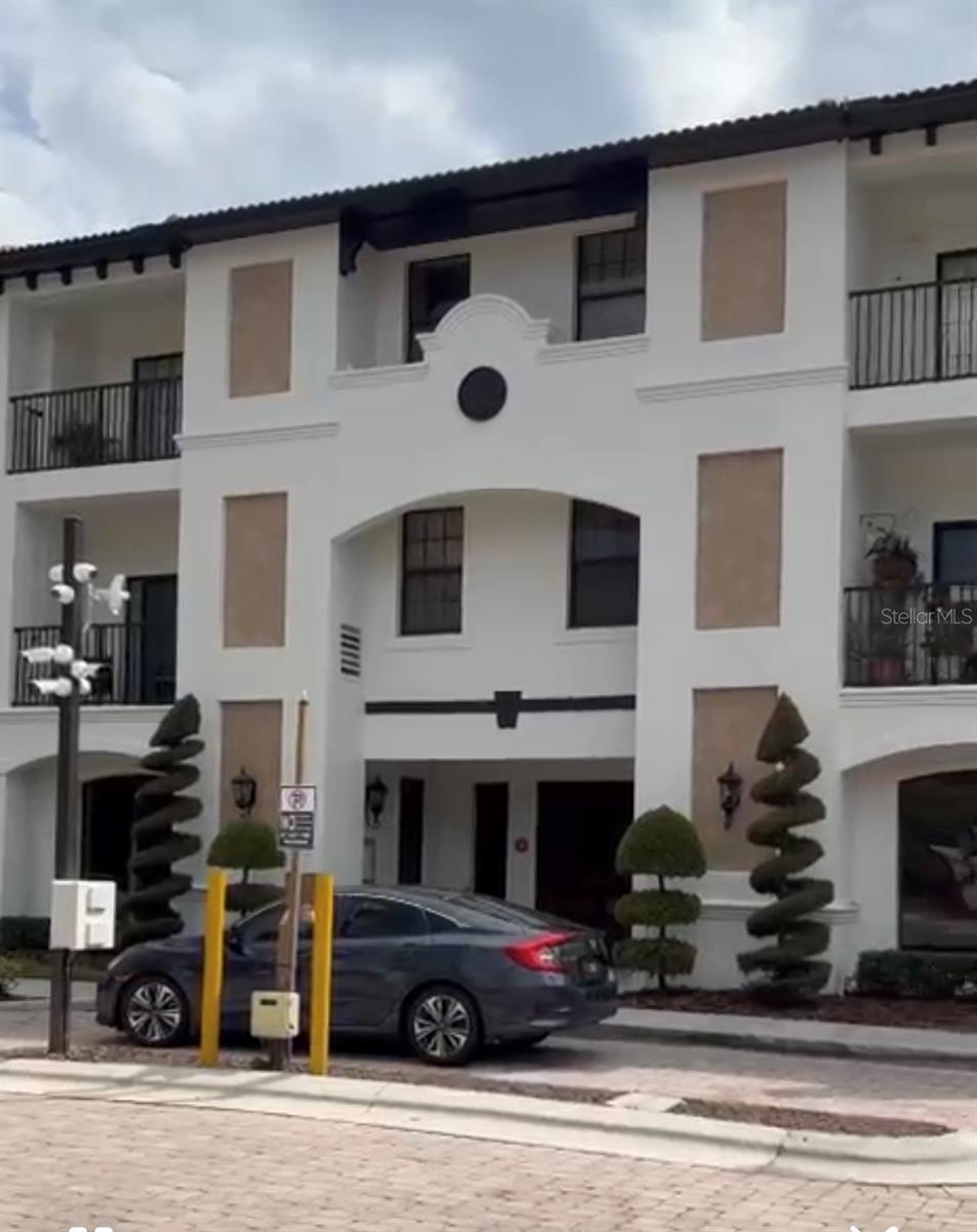 REGISTRY AT MICHIGAN PARK CONDOMINIUM 7941/2400 - Residential