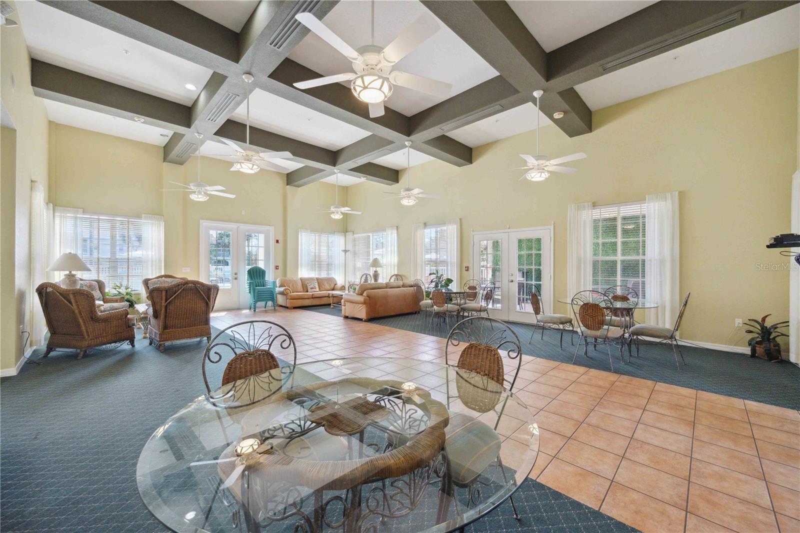 PLAZA DE FLORES - Residential