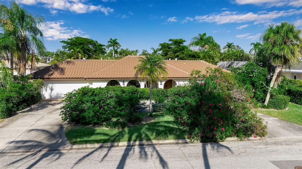 Photo of 509 Spoonbill Way, Sarasota, FL 34236 (MLS # A4674585)