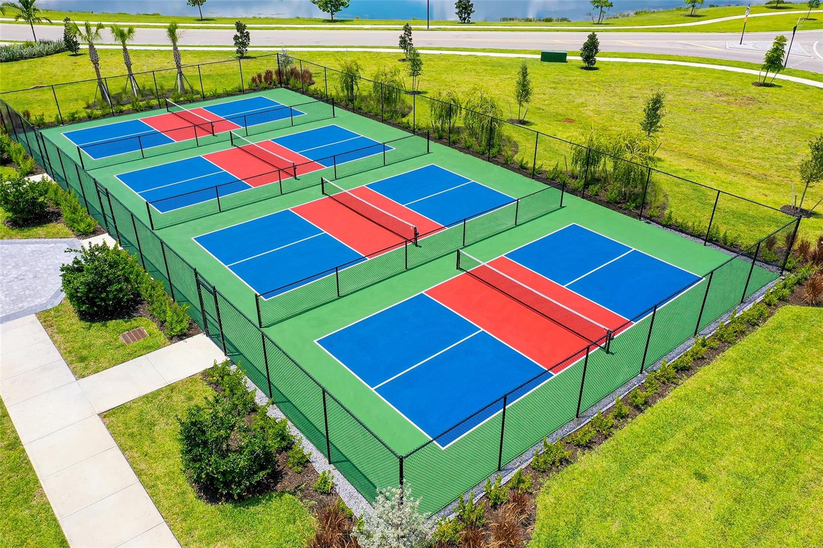 LORRAINE LAKES - Residential Lease