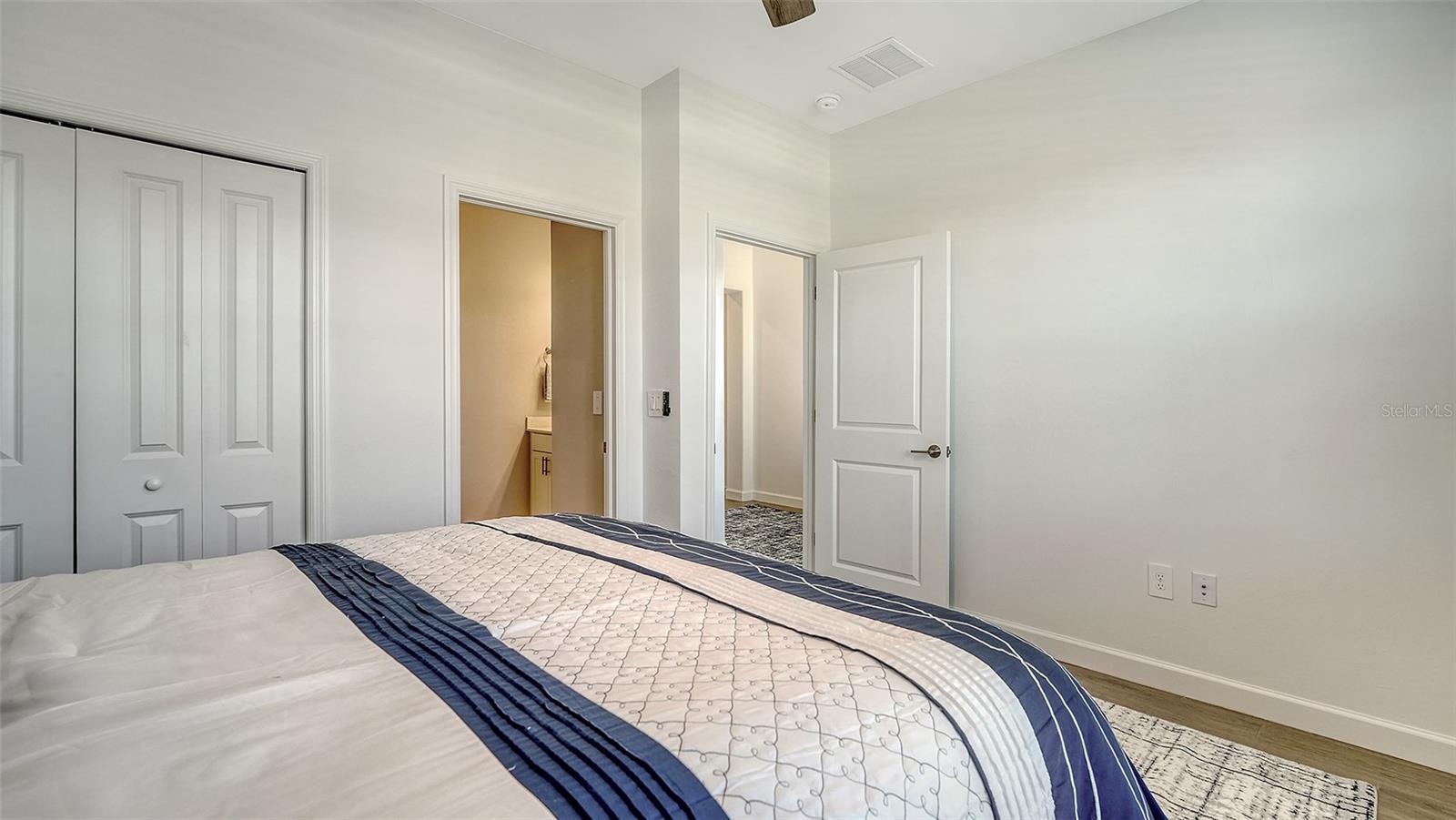 LORRAINE LAKES - Residential Lease