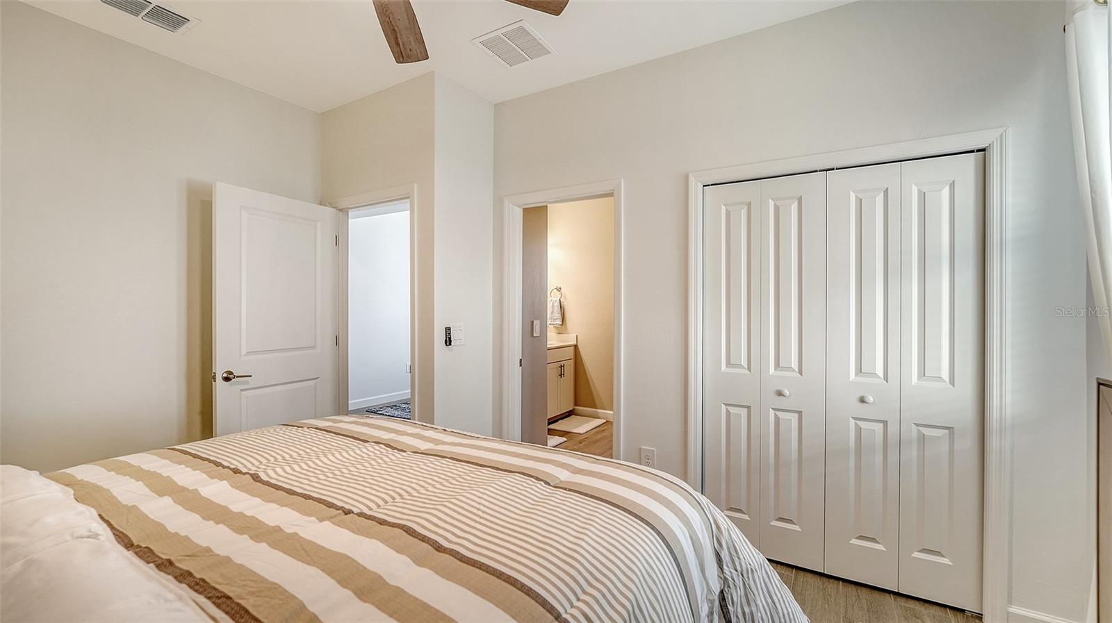 LORRAINE LAKES - Residential Lease