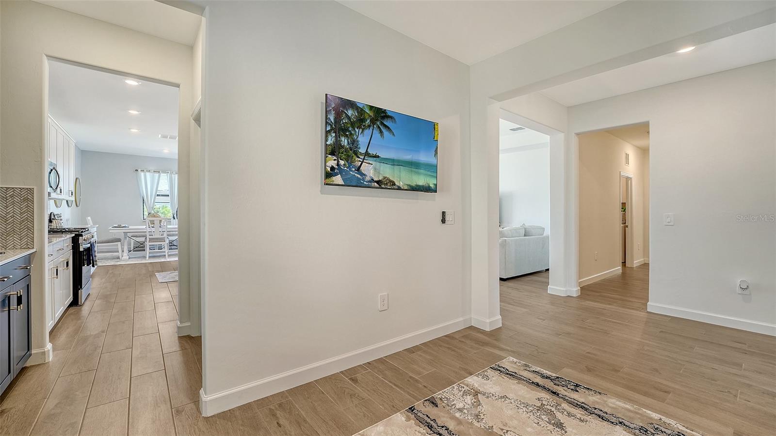 LORRAINE LAKES - Residential Lease