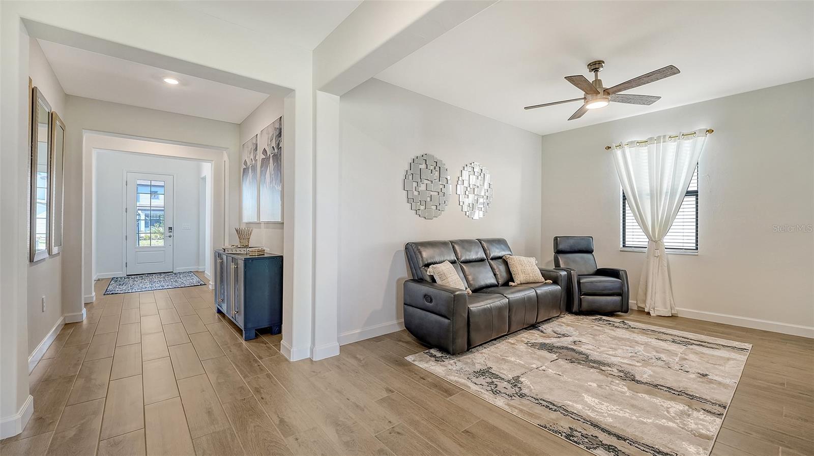 LORRAINE LAKES - Residential Lease