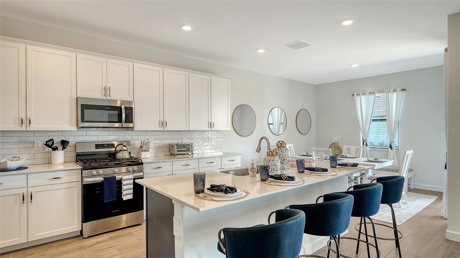 LORRAINE LAKES - Residential Lease