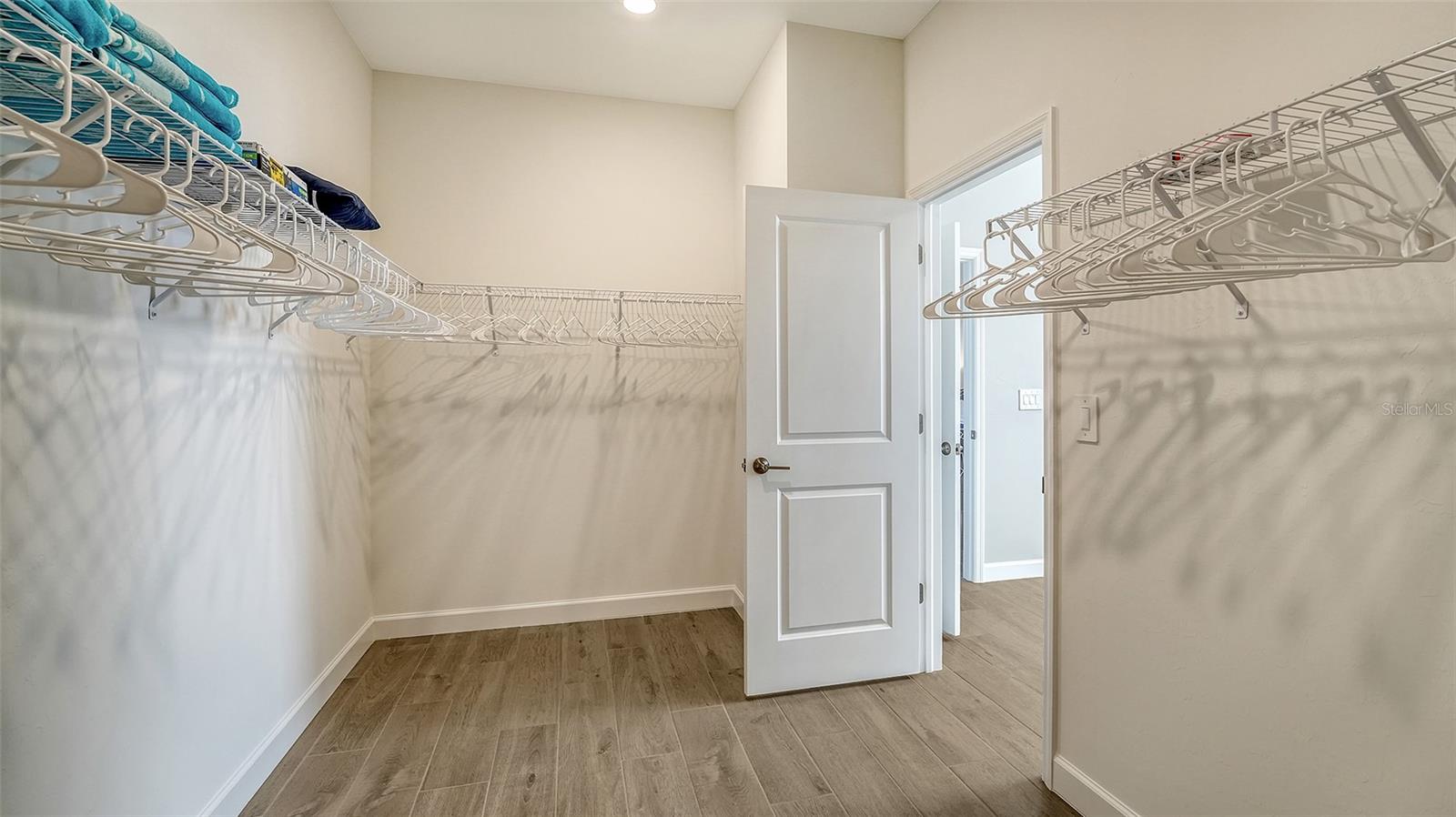 LORRAINE LAKES - Residential Lease