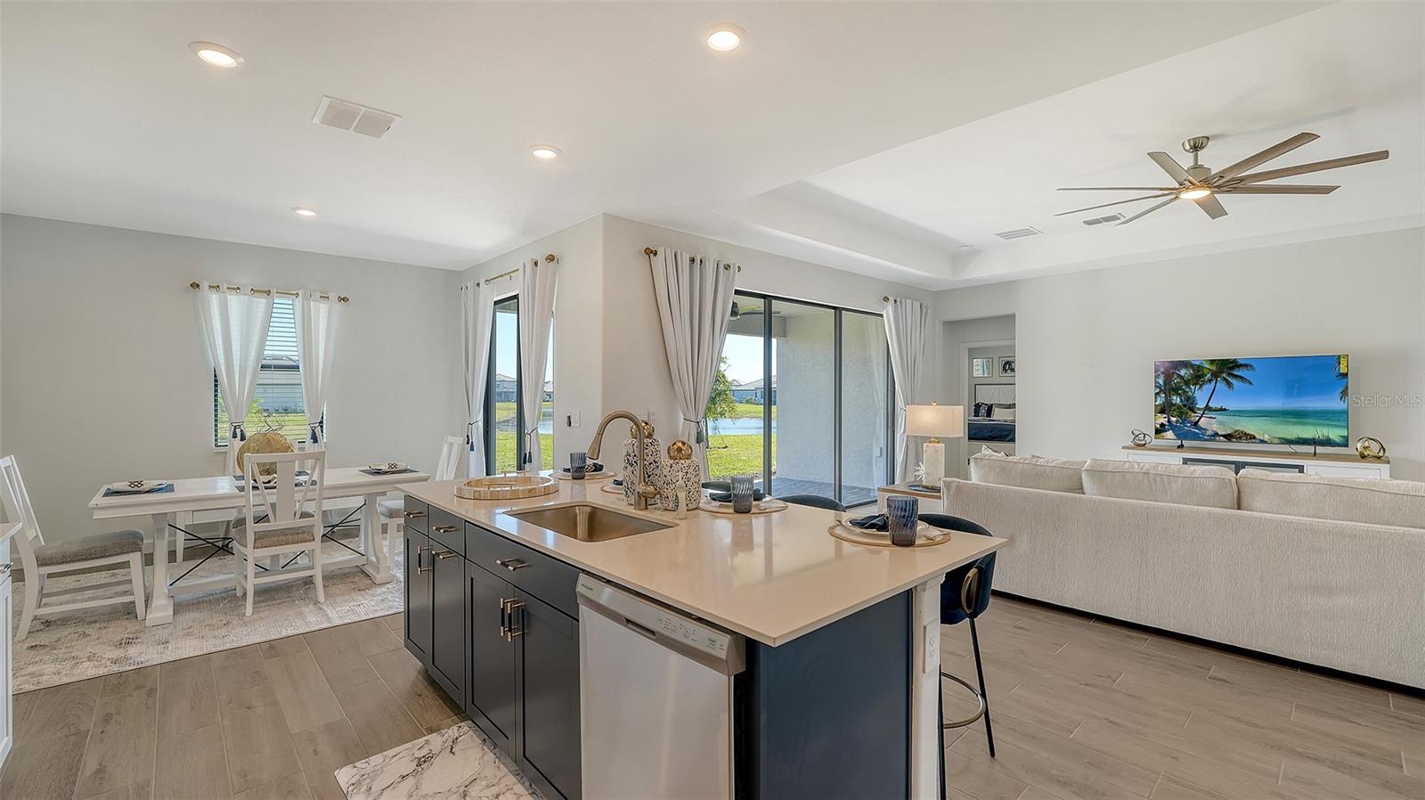 LORRAINE LAKES - Residential Lease