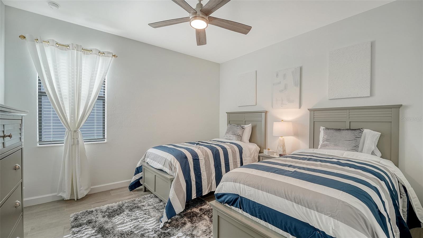 LORRAINE LAKES - Residential Lease