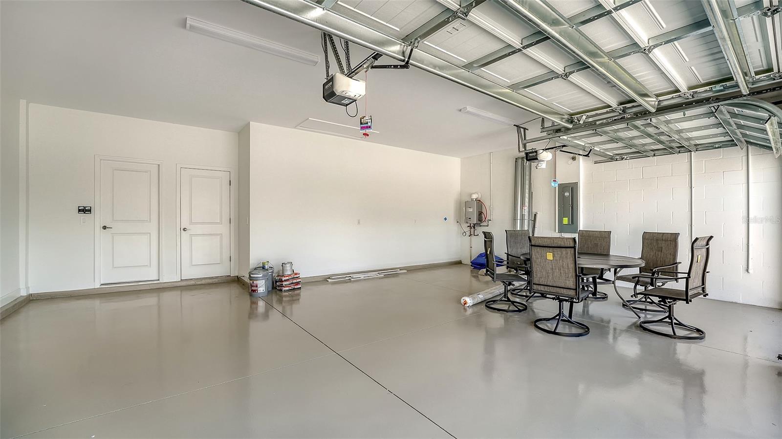 LORRAINE LAKES - Residential Lease