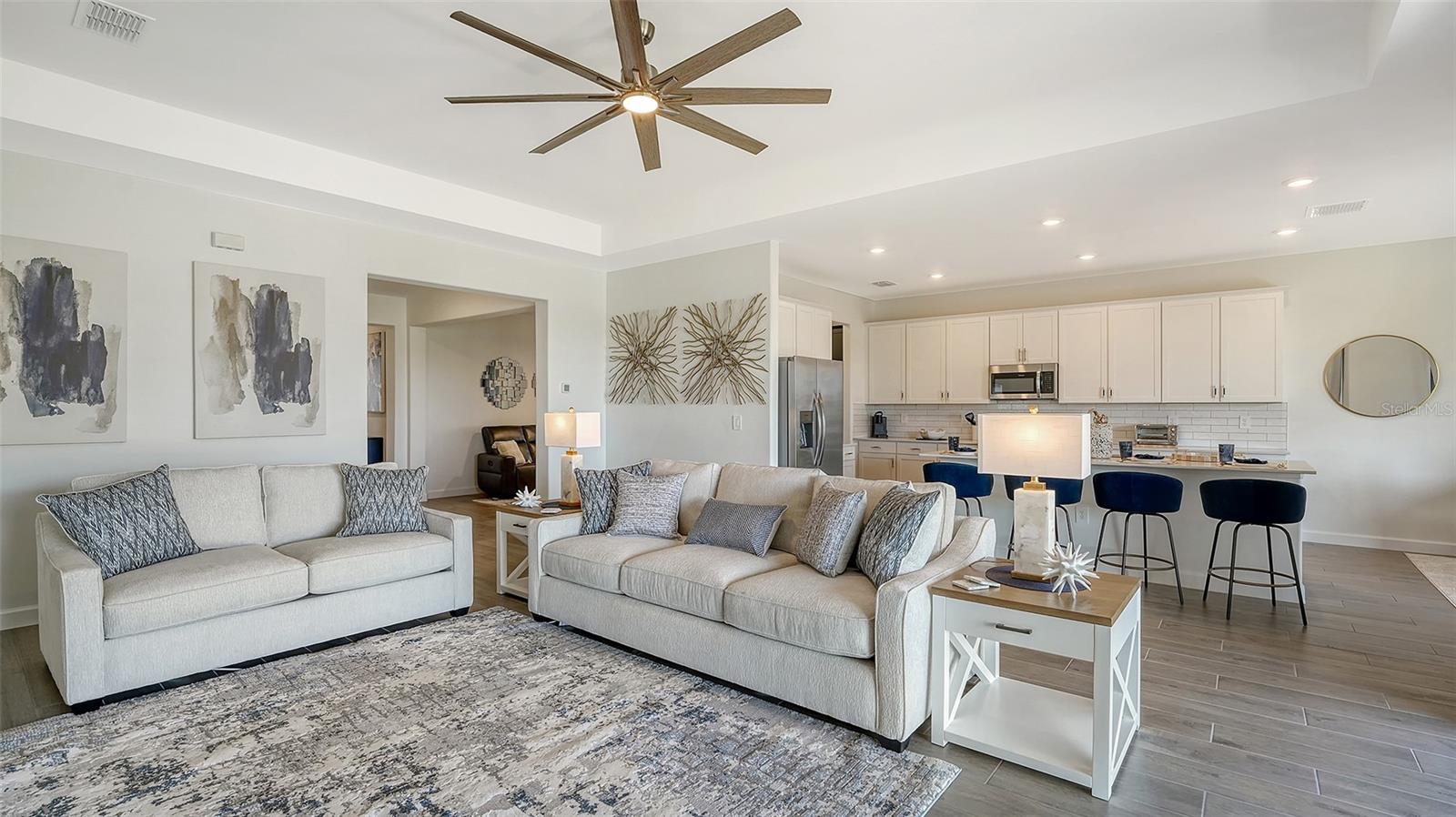 LORRAINE LAKES - Residential Lease