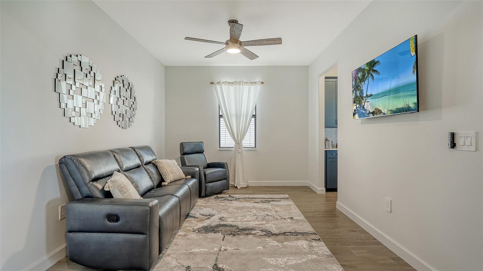 LORRAINE LAKES - Residential Lease