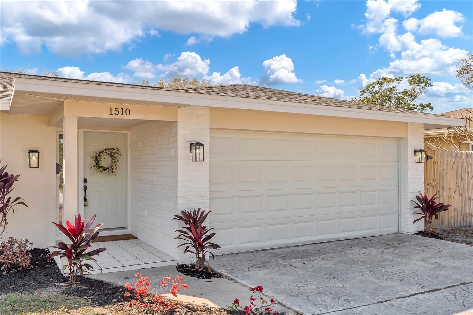 1510 LAKESIDE DRIVE
