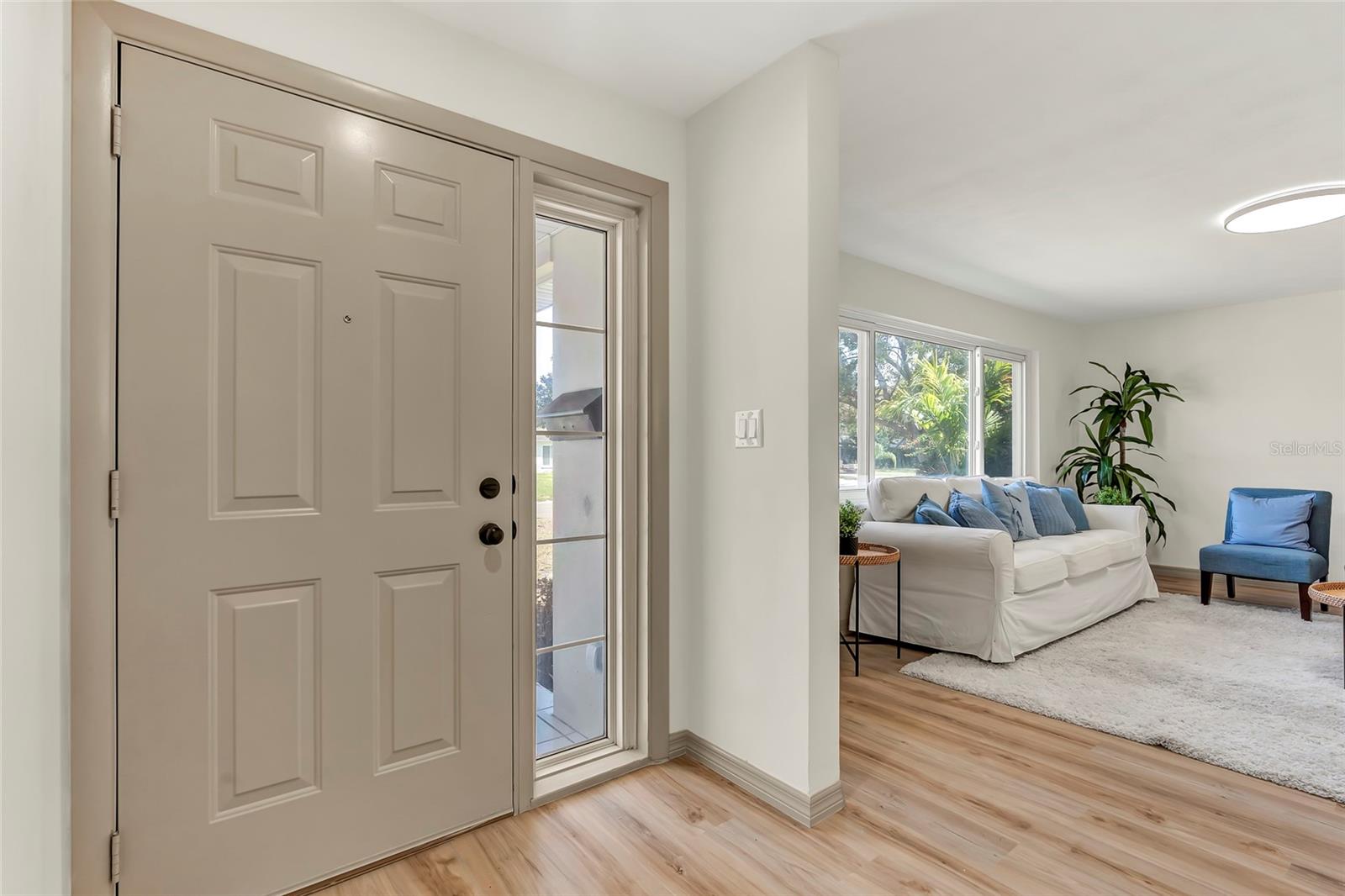 1510 LAKESIDE DRIVE