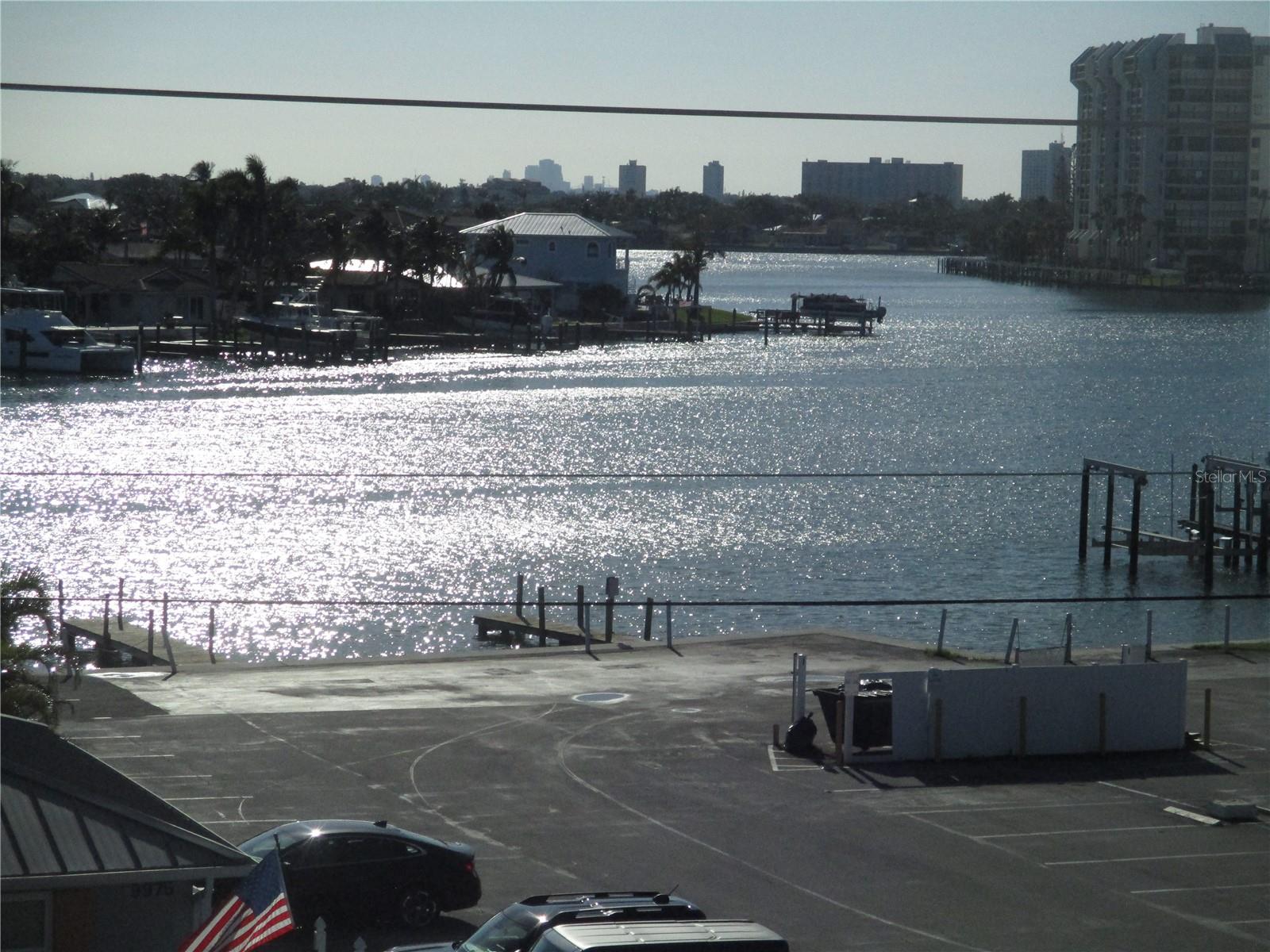 ISLAND INN CONDO - Residential