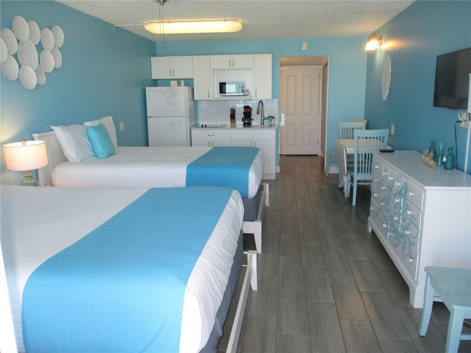 ISLAND INN CONDO - Residential