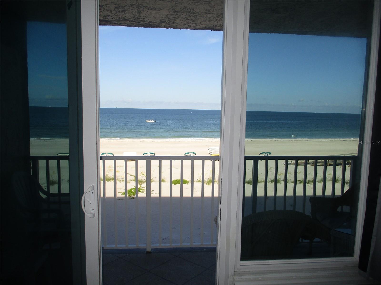 ISLAND INN CONDO - Residential