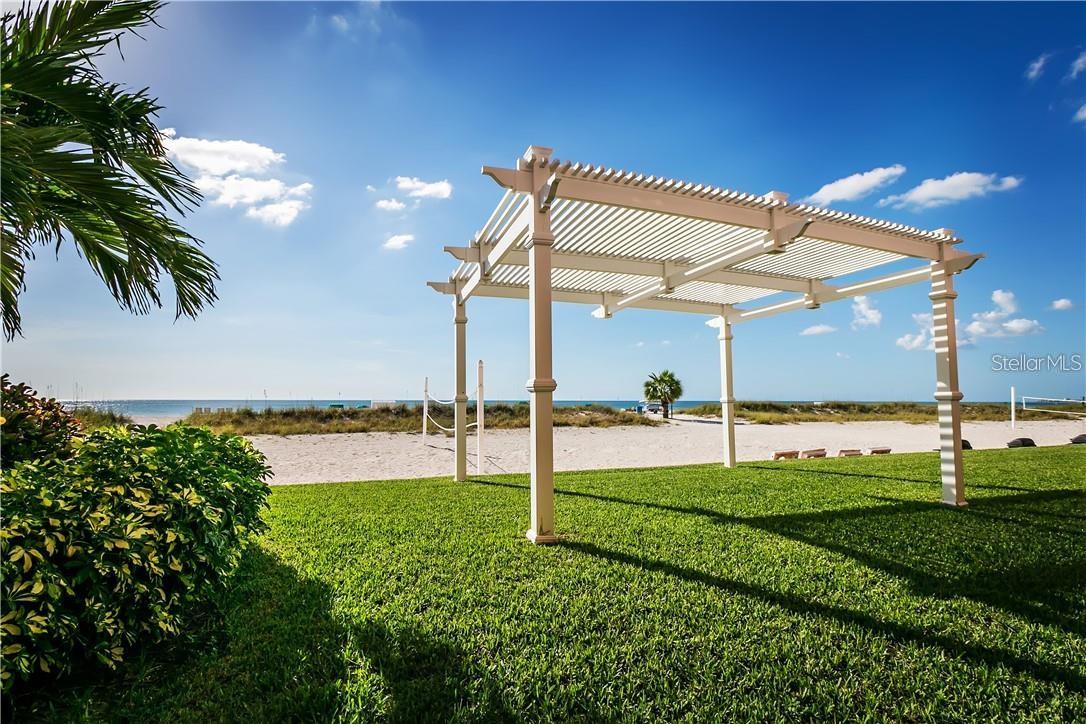 ISLAND INN CONDO - Residential