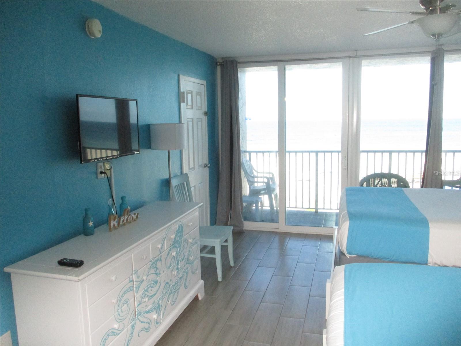 ISLAND INN CONDO - Residential
