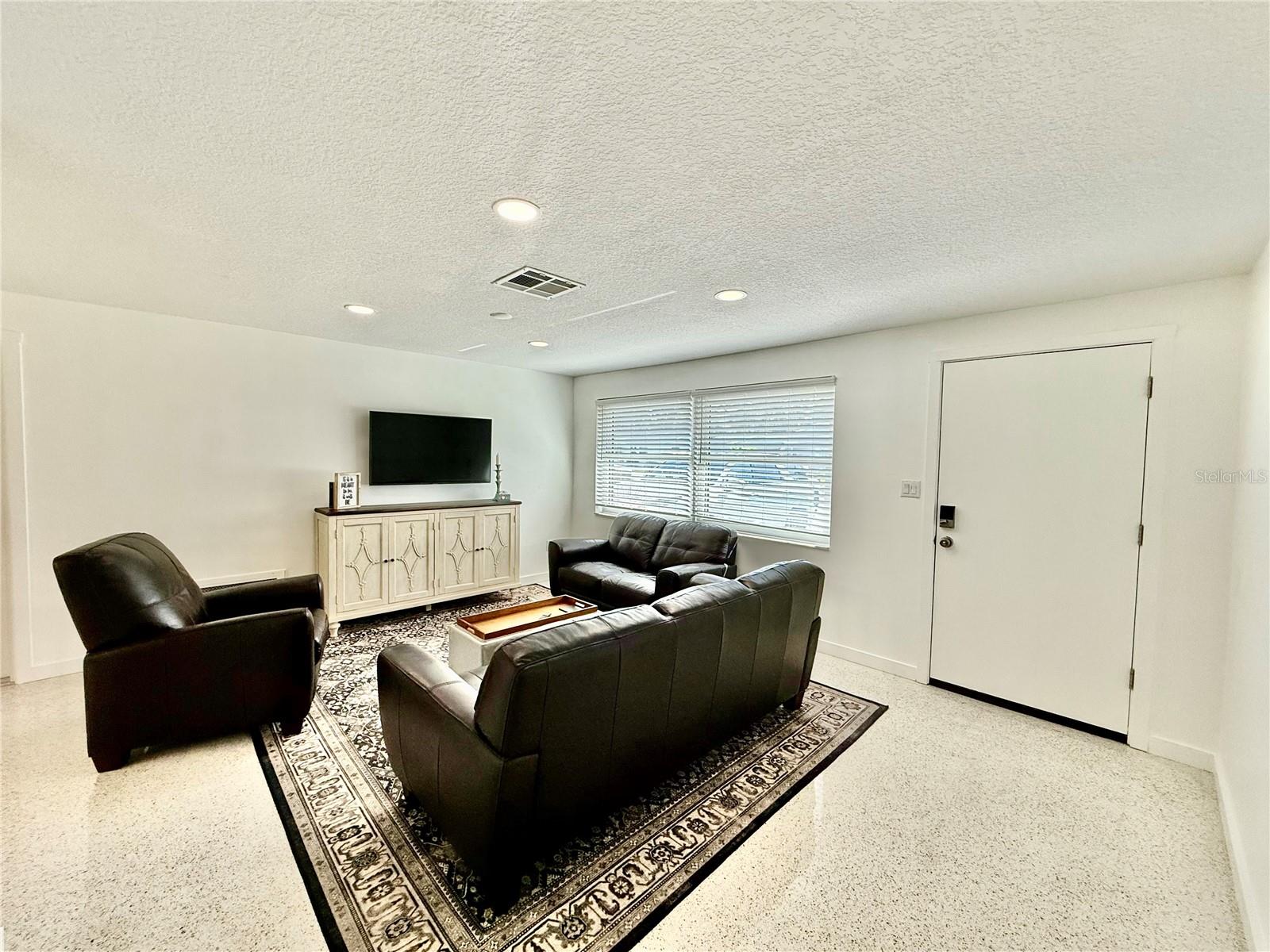 DUNEDIN ISLES COUNTRY CLUB - Residential Lease