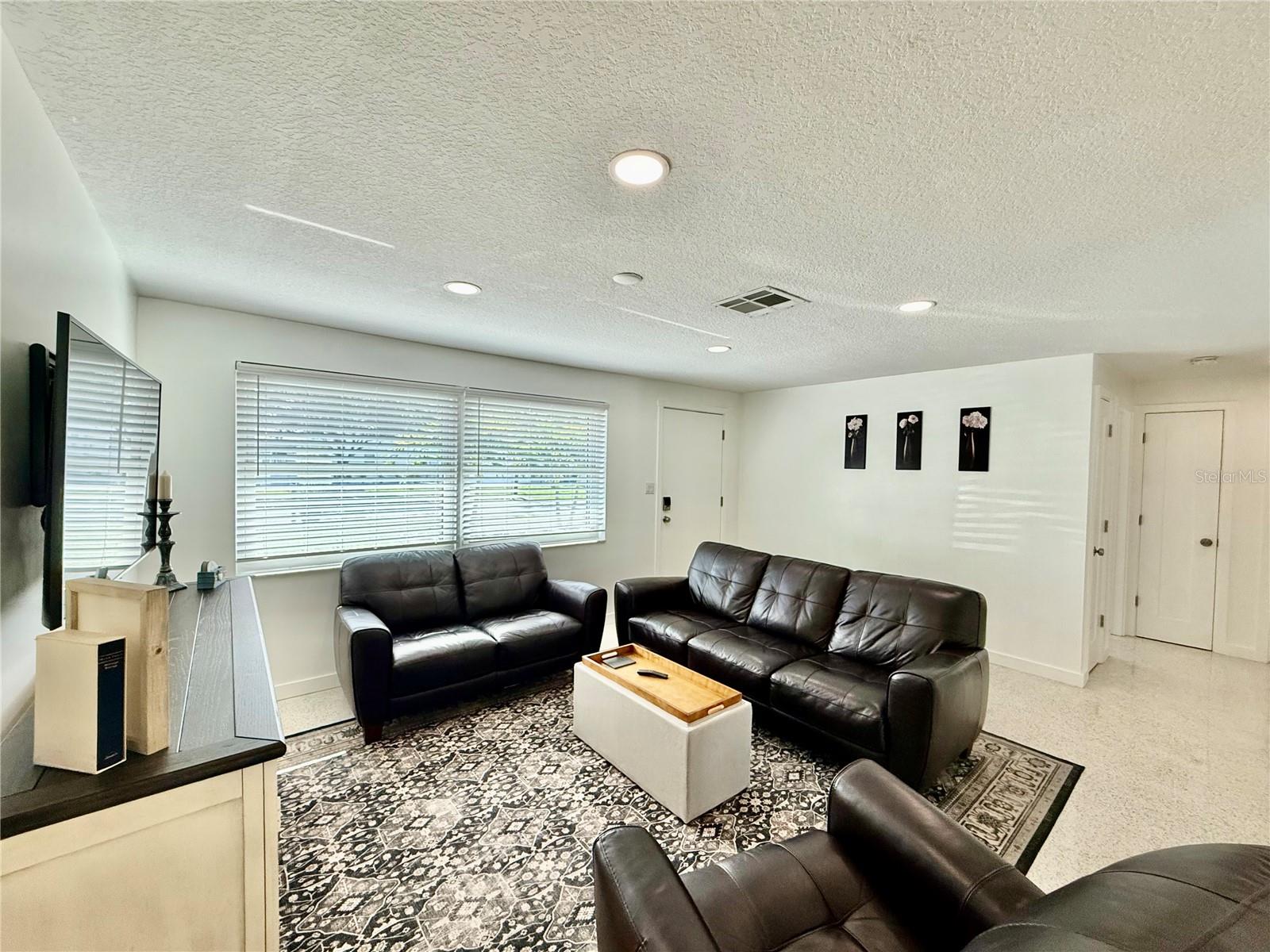 DUNEDIN ISLES COUNTRY CLUB - Residential Lease