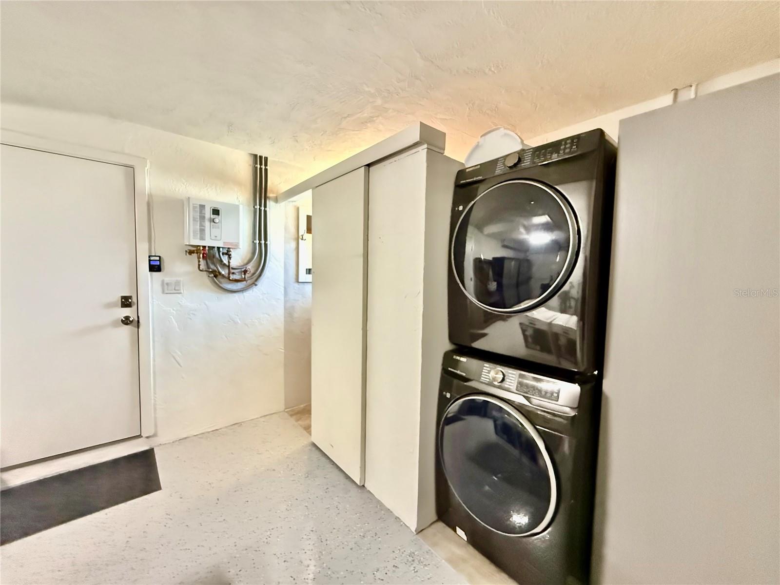 DUNEDIN ISLES COUNTRY CLUB - Residential Lease