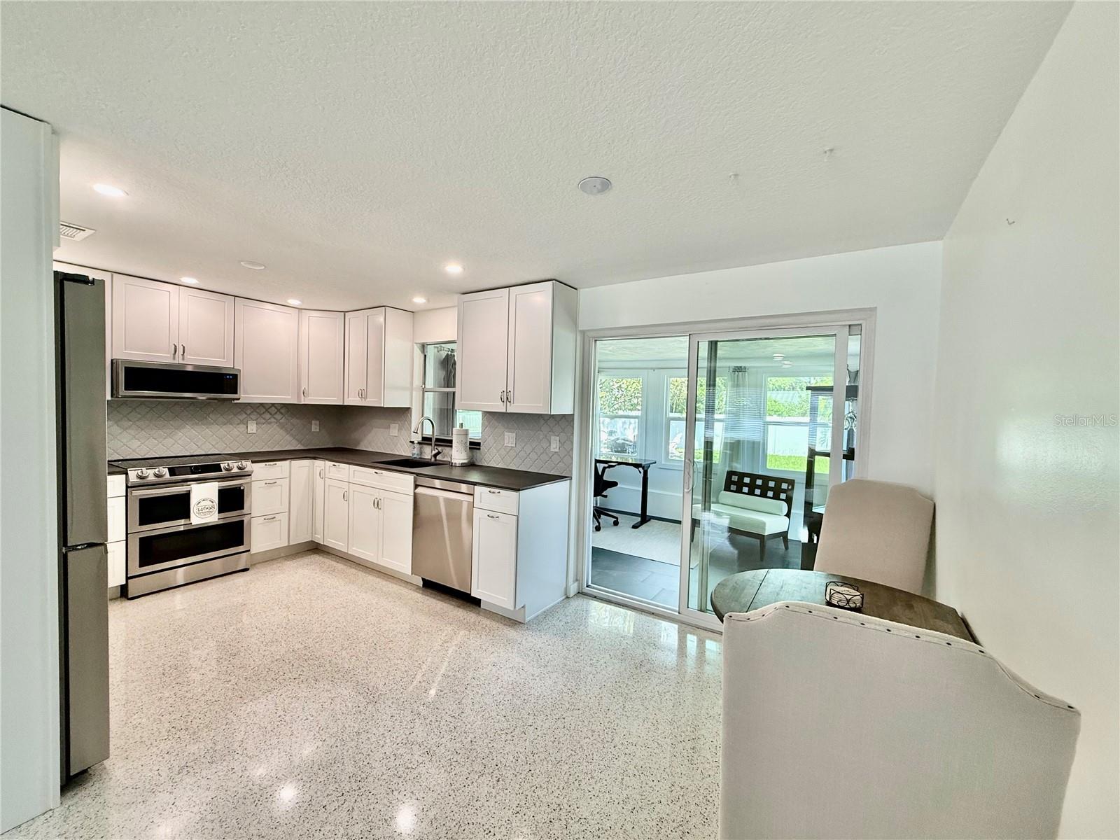 DUNEDIN ISLES COUNTRY CLUB - Residential Lease