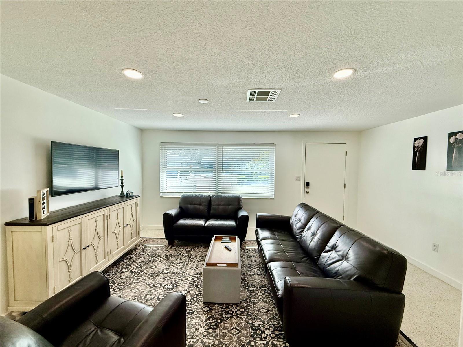 DUNEDIN ISLES COUNTRY CLUB - Residential Lease