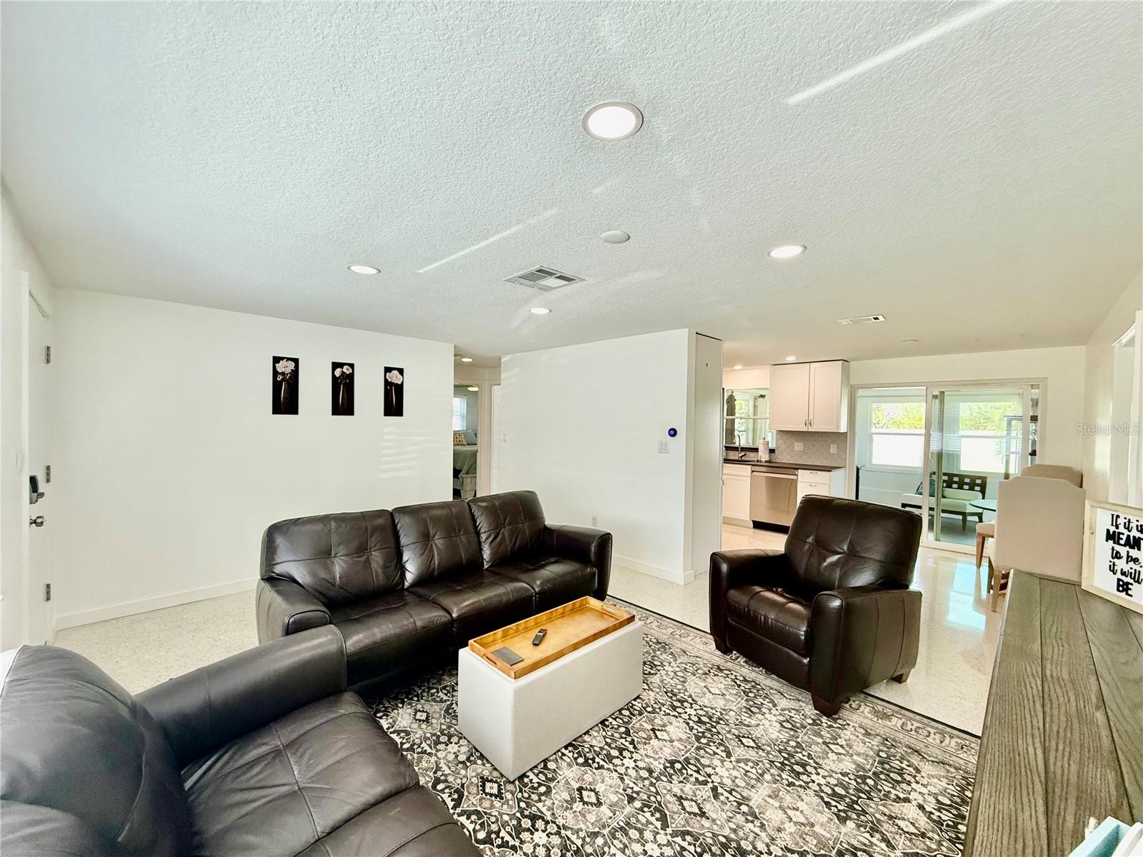 DUNEDIN ISLES COUNTRY CLUB - Residential Lease