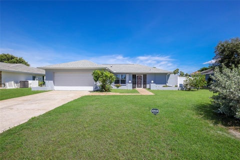 Photo of 6910 18th Avenue W, Bradenton, FL 34209 (MLS # A4706213)