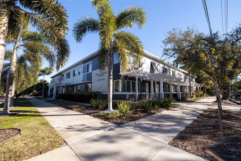 Photo of 410 12th Avenue NE #10, St Petersburg, FL 33701 (MLS # TB8470116)