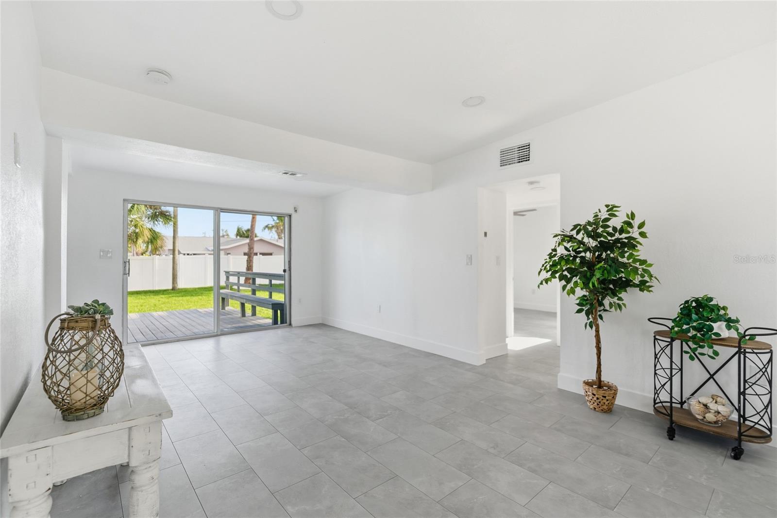 ST PETERSBURG BEACH NORTH UNIT 4 - Residential