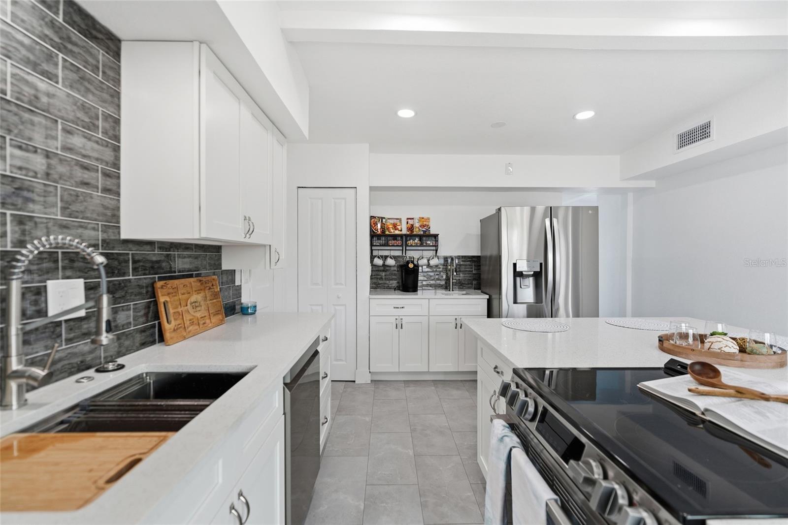 ST PETERSBURG BEACH NORTH UNIT 4 - Residential