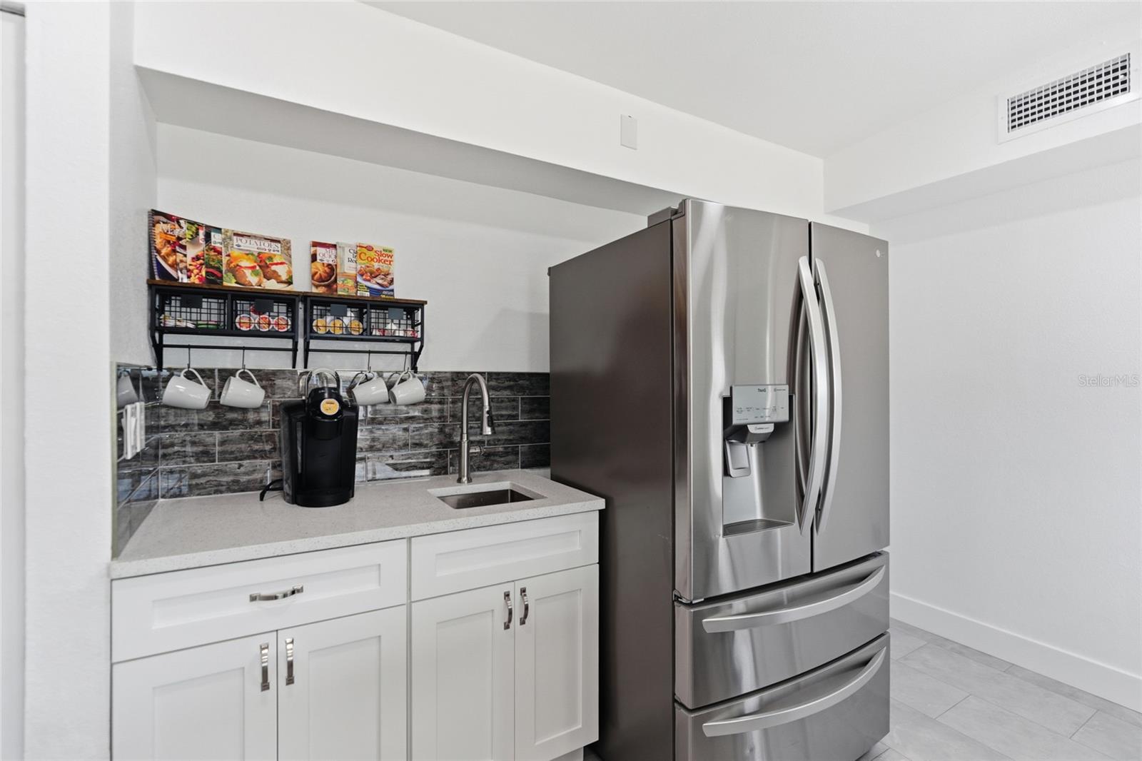 ST PETERSBURG BEACH NORTH UNIT 4 - Residential